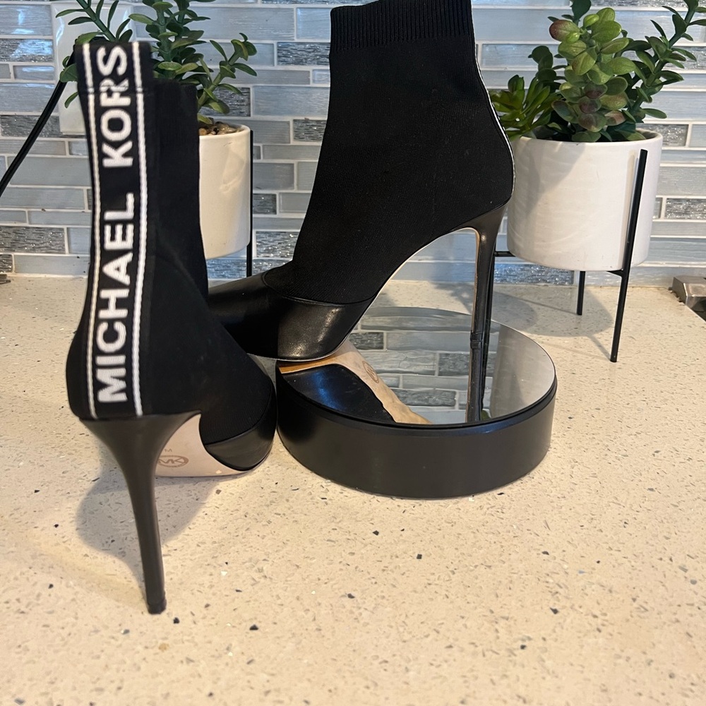 Michael Kors Vicky sock boot
